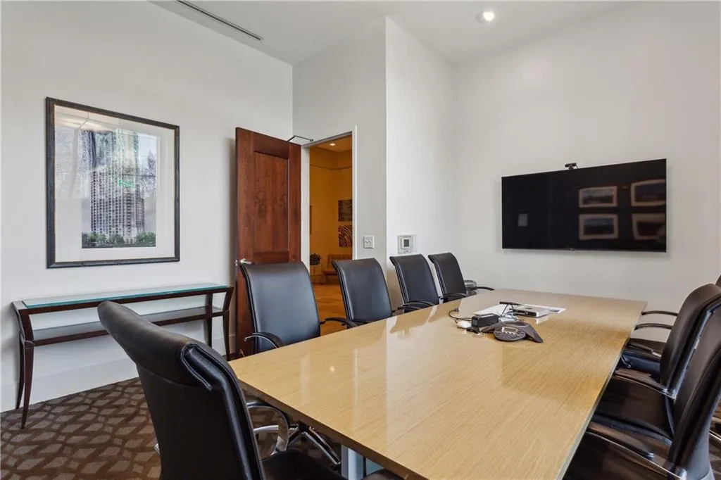 2795 Peachtree Road Ne Unit 2106, Atlanta, Georgia 30305, 3 Bedrooms Bedrooms, ,3 BathroomsBathrooms,Residential,For Sale,2795 Peachtree Road Ne Unit 2106,7667489