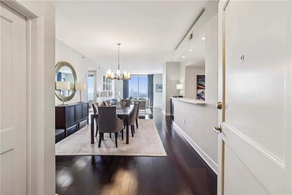 2795 Peachtree Road Ne Unit 2106, Atlanta, Georgia 30305, 3 Bedrooms Bedrooms, ,3 BathroomsBathrooms,Residential,Sold,2795 Peachtree Road Ne Unit 2106,7667489