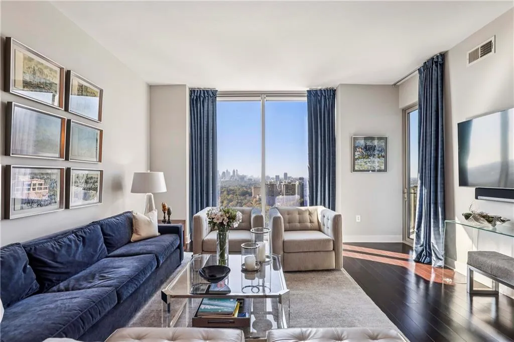 2795 Peachtree Road Ne Unit 2106, Atlanta, Georgia 30305, 3 Bedrooms Bedrooms, ,3 BathroomsBathrooms,Residential,For Sale,2795 Peachtree Road Ne Unit 2106,7667489