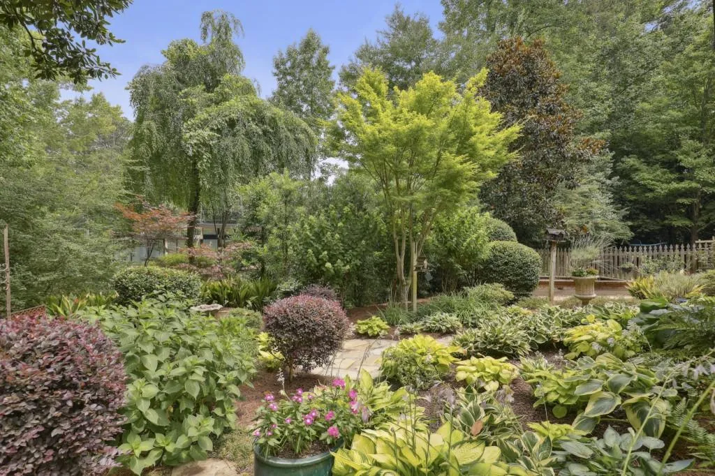 216 Mount Vernon Cove, Atlanta, Georgia 30328, 4 Bedrooms Bedrooms, ,4 BathroomsBathrooms,Residential,Sold,216 Mount Vernon Cove,7074074