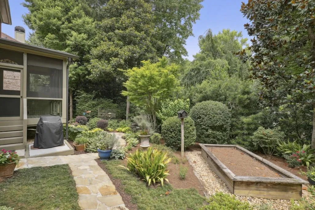 216 Mount Vernon Cove, Atlanta, Georgia 30328, 4 Bedrooms Bedrooms, ,4 BathroomsBathrooms,Residential,Sold,216 Mount Vernon Cove,7074074