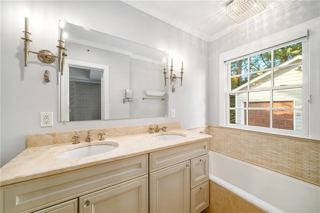3495 Habersham Road Nw, Atlanta, Georgia 30305, 4 Bedrooms Bedrooms, ,2 BathroomsBathrooms,Residential,For Sale,3495 Habersham Road Nw,7513678