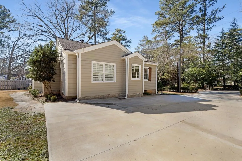 3495 Habersham Road Nw, Atlanta, Georgia 30305, 4 Bedrooms Bedrooms, ,2 BathroomsBathrooms,Residential,For Sale,3495 Habersham Road Nw,7513678