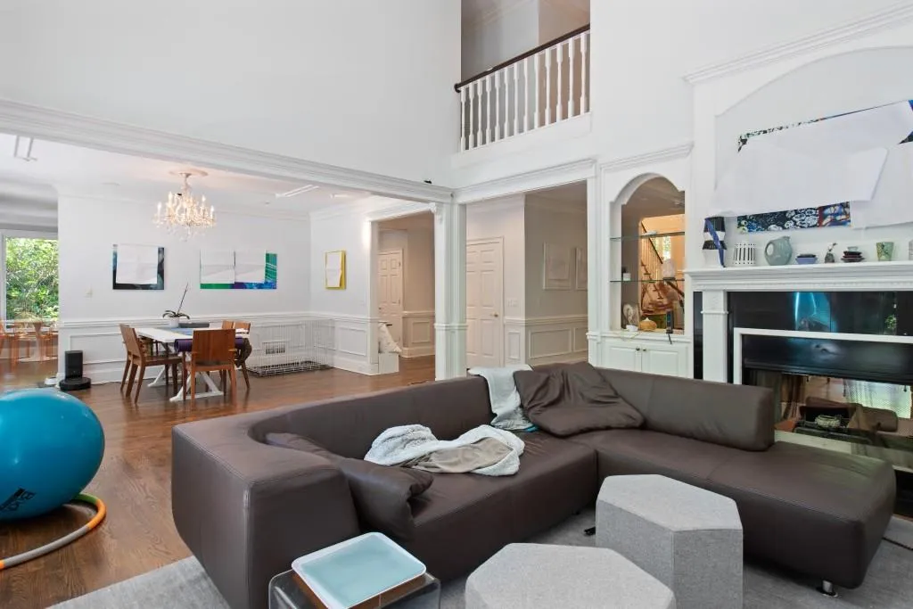 8294 Grogans Ferry Road, Sandy Springs, Georgia 30350, 5 Bedrooms Bedrooms, ,4 BathroomsBathrooms,Residential,Sold,8294 Grogans Ferry Road,6909421 8294 Grogans Ferry Road, Sandy Springs, Georgia 30350, 5 Bedrooms Bedrooms, ,4 BathroomsBathrooms,Residential,Sold,8294 Grogans Ferry Road,6909421