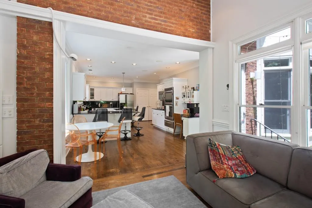 8294 Grogans Ferry Road, Sandy Springs, Georgia 30350, 5 Bedrooms Bedrooms, ,4 BathroomsBathrooms,Residential,Sold,8294 Grogans Ferry Road,6909421 8294 Grogans Ferry Road, Sandy Springs, Georgia 30350, 5 Bedrooms Bedrooms, ,4 BathroomsBathrooms,Residential,Sold,8294 Grogans Ferry Road,6909421