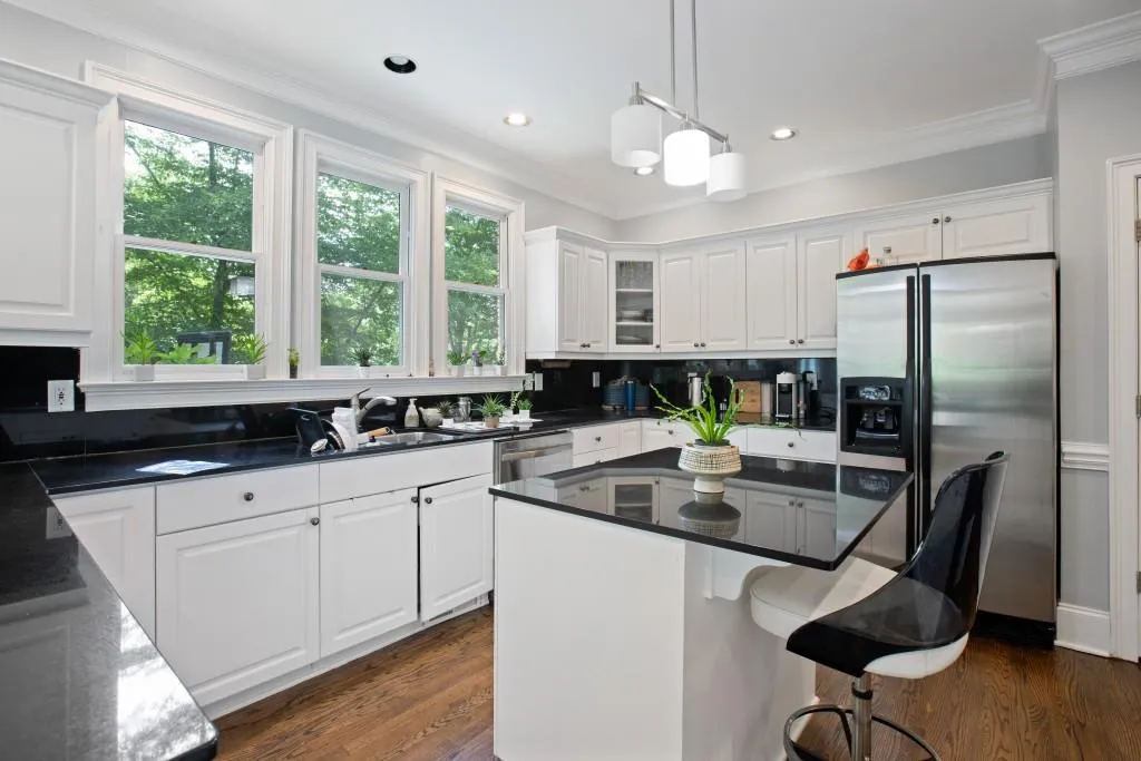 8294 Grogans Ferry Road, Sandy Springs, Georgia 30350, 5 Bedrooms Bedrooms, ,4 BathroomsBathrooms,Residential,Sold,8294 Grogans Ferry Road,6909421 8294 Grogans Ferry Road, Sandy Springs, Georgia 30350, 5 Bedrooms Bedrooms, ,4 BathroomsBathrooms,Residential,Sold,8294 Grogans Ferry Road,6909421