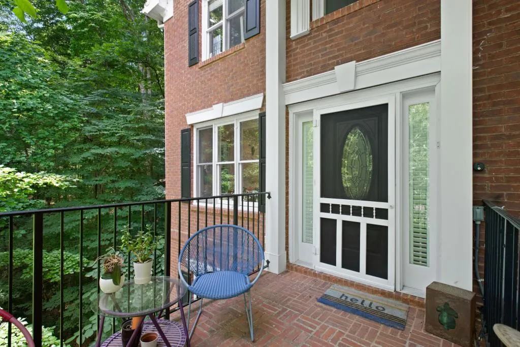 8294 Grogans Ferry Road, Sandy Springs, Georgia 30350, 5 Bedrooms Bedrooms, ,4 BathroomsBathrooms,Residential,Sold,8294 Grogans Ferry Road,6909421 8294 Grogans Ferry Road, Sandy Springs, Georgia 30350, 5 Bedrooms Bedrooms, ,4 BathroomsBathrooms,Residential,Sold,8294 Grogans Ferry Road,6909421