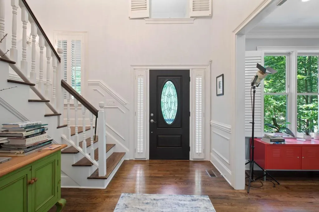 8294 Grogans Ferry Road, Sandy Springs, Georgia 30350, 5 Bedrooms Bedrooms, ,4 BathroomsBathrooms,Residential,Sold,8294 Grogans Ferry Road,6909421 8294 Grogans Ferry Road, Sandy Springs, Georgia 30350, 5 Bedrooms Bedrooms, ,4 BathroomsBathrooms,Residential,Sold,8294 Grogans Ferry Road,6909421