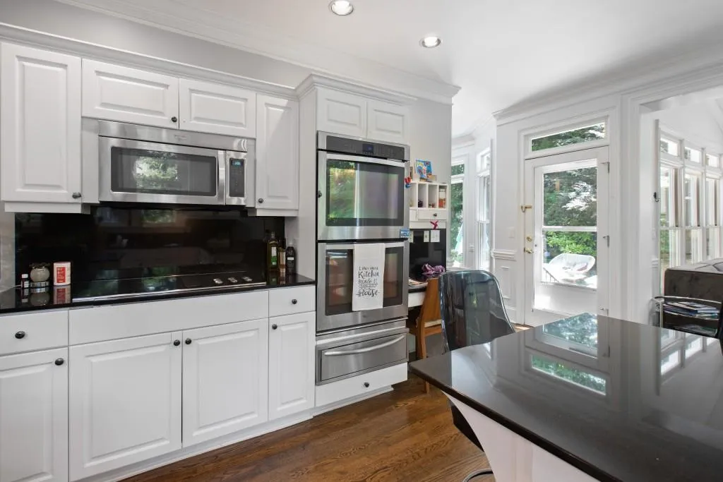 8294 Grogans Ferry Road, Sandy Springs, Georgia 30350, 5 Bedrooms Bedrooms, ,4 BathroomsBathrooms,Residential,Sold,8294 Grogans Ferry Road,6909421 8294 Grogans Ferry Road, Sandy Springs, Georgia 30350, 5 Bedrooms Bedrooms, ,4 BathroomsBathrooms,Residential,Sold,8294 Grogans Ferry Road,6909421