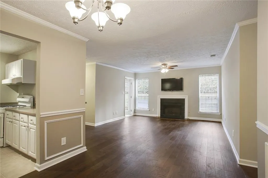 6814a Glenridge Drive Unit 6814a, Atlanta, Georgia 30328, 2 Bedrooms Bedrooms, ,2 BathroomsBathrooms,Residential,Sold,6814a Glenridge Drive Unit 6814a,5658323