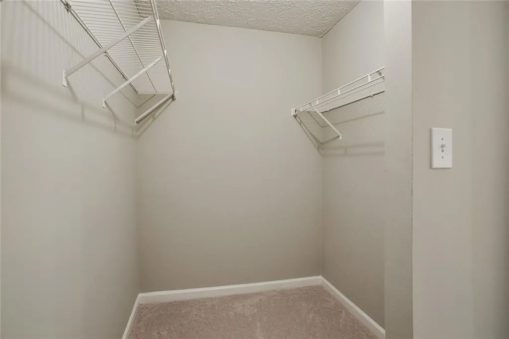 6814a Glenridge Drive Unit 6814a, Atlanta, Georgia 30328, 2 Bedrooms Bedrooms, ,2 BathroomsBathrooms,Residential,Sold,6814a Glenridge Drive Unit 6814a,5658323