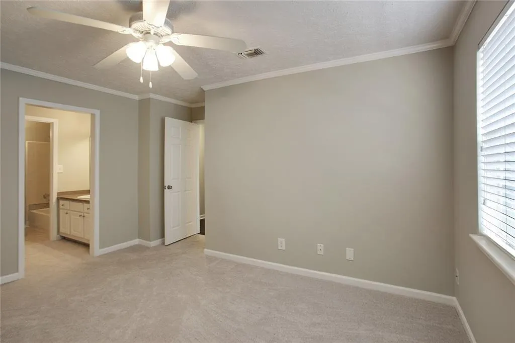 6814a Glenridge Drive Unit 6814a, Atlanta, Georgia 30328, 2 Bedrooms Bedrooms, ,2 BathroomsBathrooms,Residential,Sold,6814a Glenridge Drive Unit 6814a,5658323