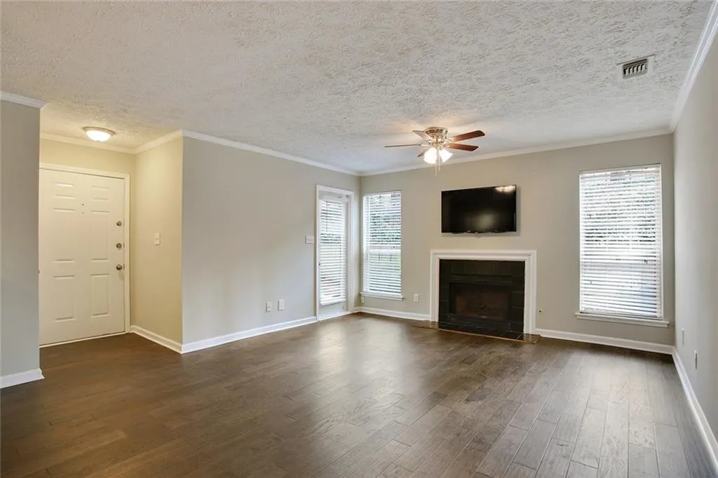 6814a Glenridge Drive Unit 6814a, Atlanta, Georgia 30328, 2 Bedrooms Bedrooms, ,2 BathroomsBathrooms,Residential,Sold,6814a Glenridge Drive Unit 6814a,5658323