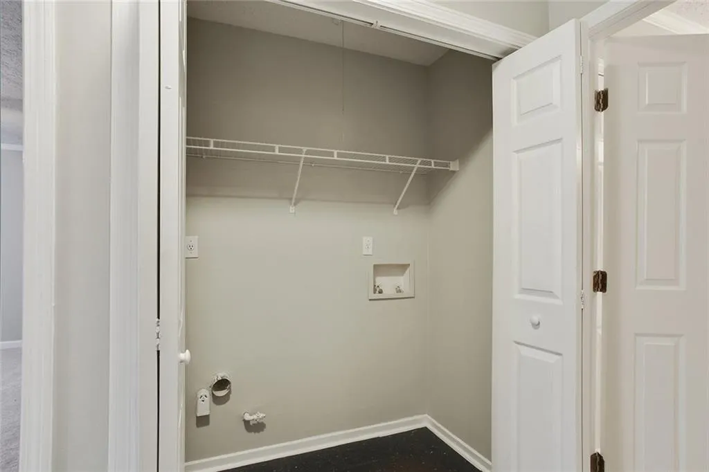 6814a Glenridge Drive Unit 6814a, Atlanta, Georgia 30328, 2 Bedrooms Bedrooms, ,2 BathroomsBathrooms,Residential,Sold,6814a Glenridge Drive Unit 6814a,5658323