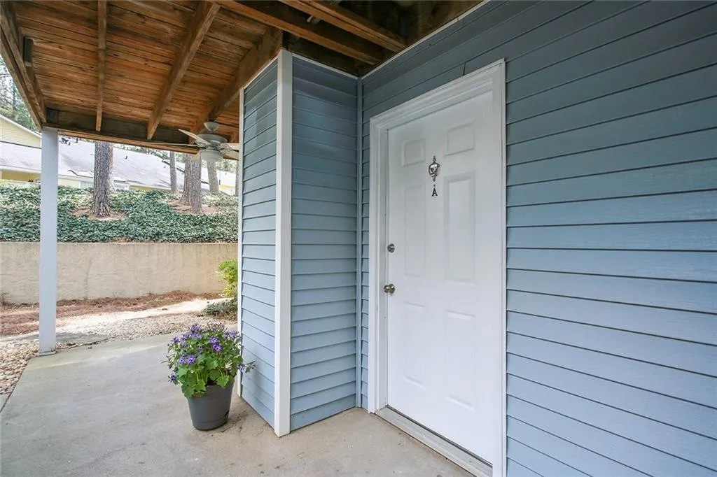 6814a Glenridge Drive Unit 6814a, Atlanta, Georgia 30328, 2 Bedrooms Bedrooms, ,2 BathroomsBathrooms,Residential,Sold,6814a Glenridge Drive Unit 6814a,5658323