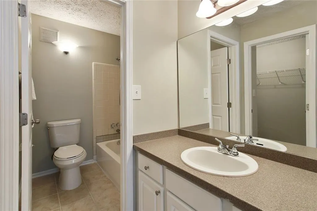 6814a Glenridge Drive Unit 6814a, Atlanta, Georgia 30328, 2 Bedrooms Bedrooms, ,2 BathroomsBathrooms,Residential,Sold,6814a Glenridge Drive Unit 6814a,5658323