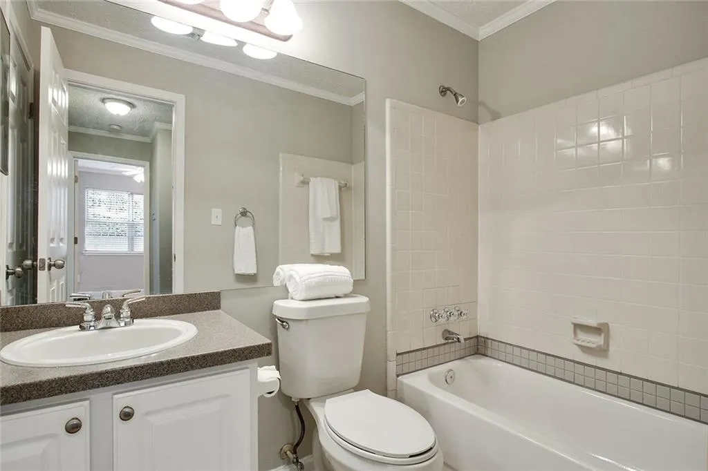 6814a Glenridge Drive Unit 6814a, Atlanta, Georgia 30328, 2 Bedrooms Bedrooms, ,2 BathroomsBathrooms,Residential,Sold,6814a Glenridge Drive Unit 6814a,5658323