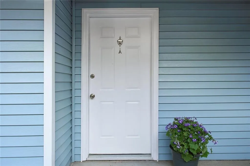 6814a Glenridge Drive Unit 6814a, Atlanta, Georgia 30328, 2 Bedrooms Bedrooms, ,2 BathroomsBathrooms,Residential,Sold,6814a Glenridge Drive Unit 6814a,5658323