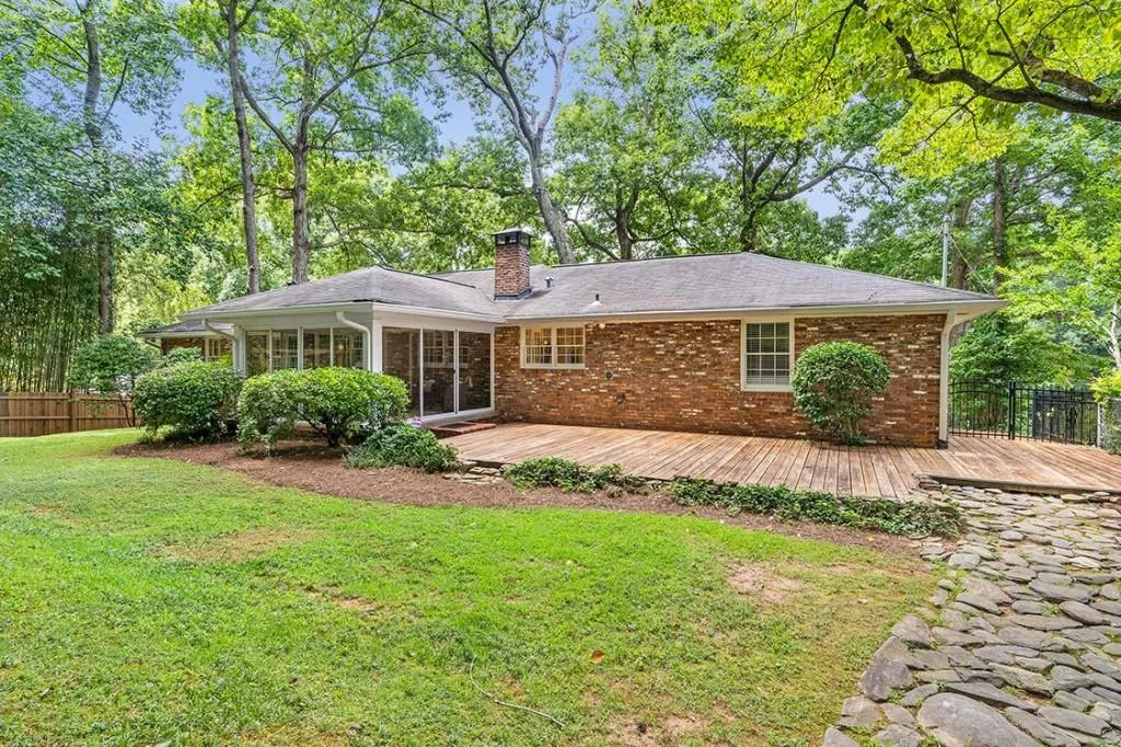 6885 Castleton Drive Nw, Sandy Springs, Georgia 30328, 4 Bedrooms Bedrooms, ,2 BathroomsBathrooms,Residential,Sold,6885 Castleton Drive Nw,7091841