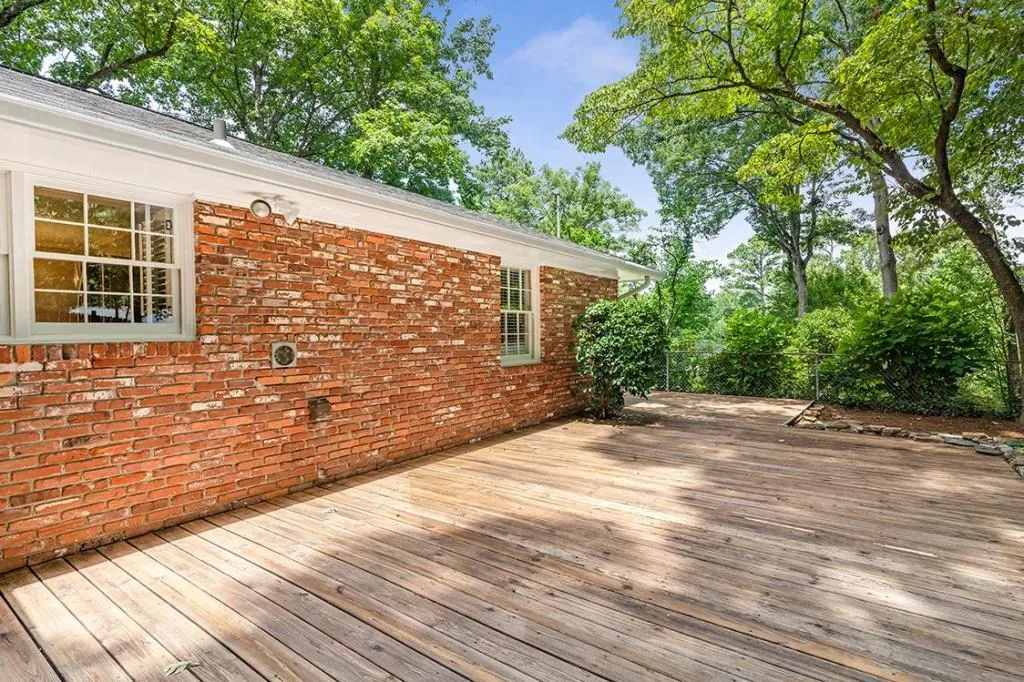 6885 Castleton Drive Nw, Sandy Springs, Georgia 30328, 4 Bedrooms Bedrooms, ,2 BathroomsBathrooms,Residential,Sold,6885 Castleton Drive Nw,7091841