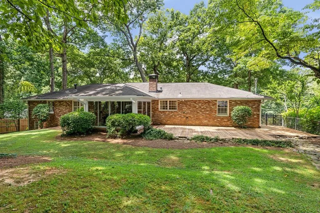 6885 Castleton Drive Nw, Sandy Springs, Georgia 30328, 4 Bedrooms Bedrooms, ,2 BathroomsBathrooms,Residential,Sold,6885 Castleton Drive Nw,7091841