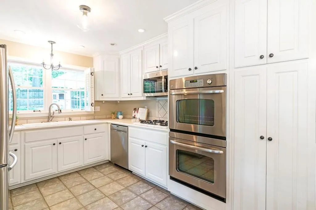 6885 Castleton Drive Nw, Sandy Springs, Georgia 30328, 4 Bedrooms Bedrooms, ,2 BathroomsBathrooms,Residential,Sold,6885 Castleton Drive Nw,7091841