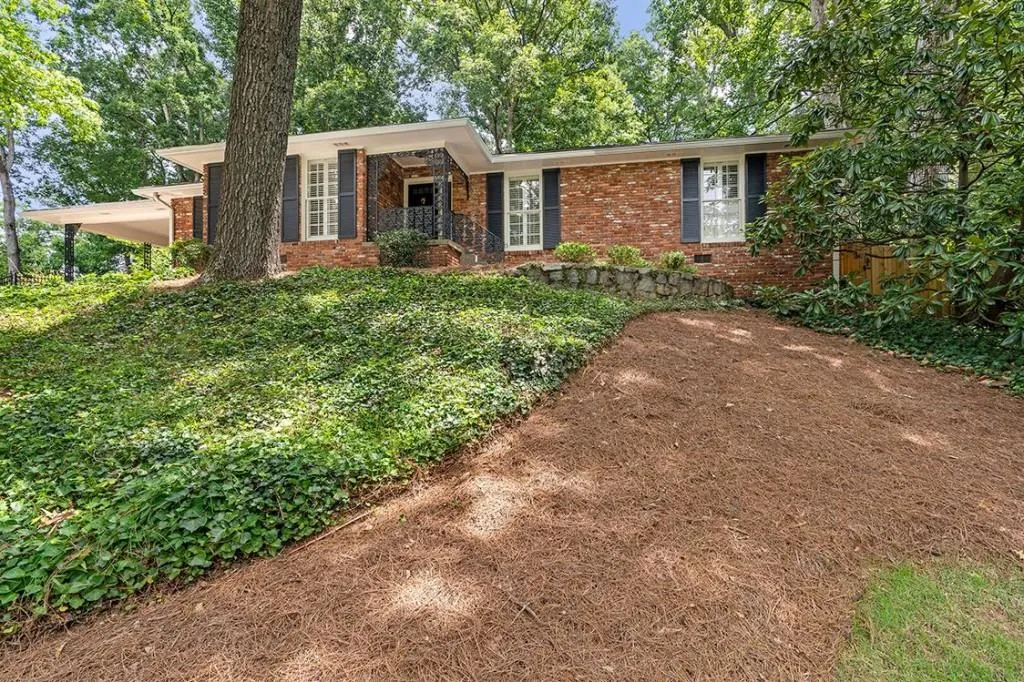 6885 Castleton Drive Nw, Sandy Springs, Georgia 30328, 4 Bedrooms Bedrooms, ,2 BathroomsBathrooms,Residential,Sold,6885 Castleton Drive Nw,7091841