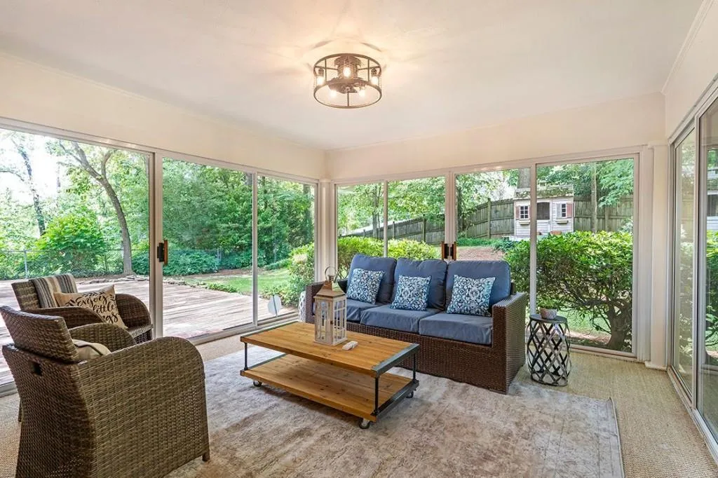 6885 Castleton Drive Nw, Sandy Springs, Georgia 30328, 4 Bedrooms Bedrooms, ,2 BathroomsBathrooms,Residential,Sold,6885 Castleton Drive Nw,7091841