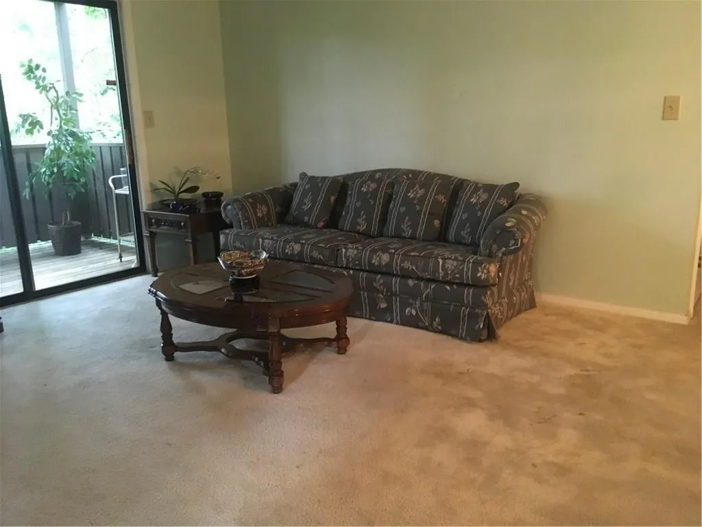 403 Woodcliff Drive, Sandy Springs, Georgia 30350, 2 Bedrooms Bedrooms, ,1 BathroomBathrooms,Residential,Sold,403 Woodcliff Drive,5883009