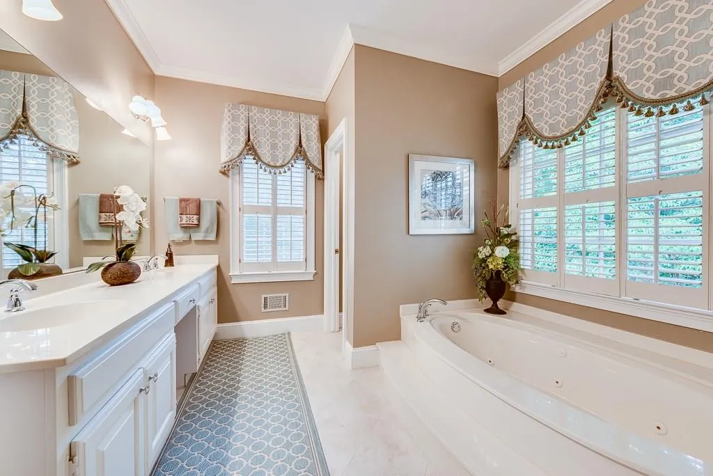 110 Landseer Way, Sandy Springs, Georgia 30350, 4 Bedrooms Bedrooms, ,3 BathroomsBathrooms,Residential,Sold,110 Landseer Way,5702137