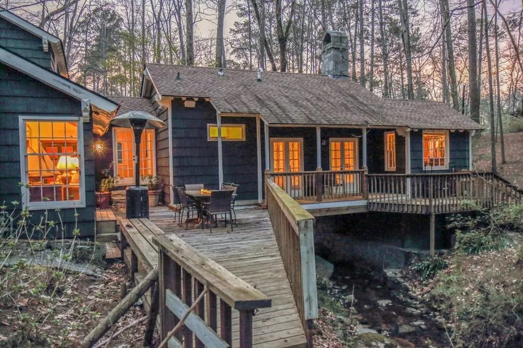 4790 Jett Road, Sandy Springs, Georgia 30327, 6 Bedrooms Bedrooms, ,4 BathroomsBathrooms,Residential,Sold,4790 Jett Road,6667761