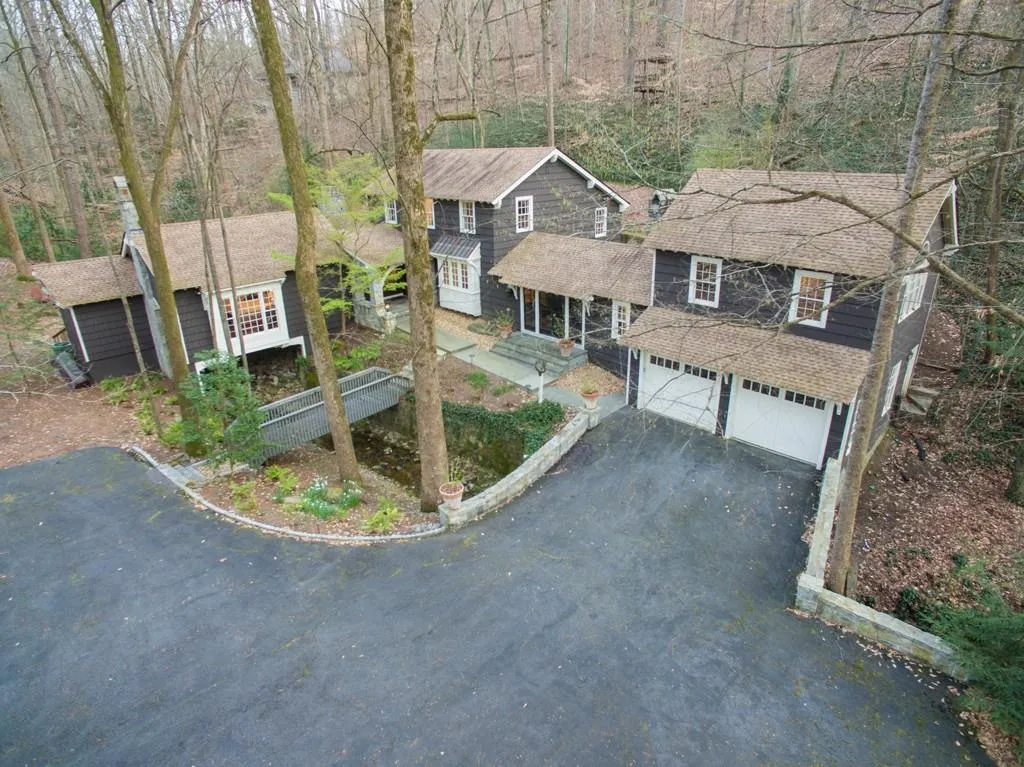 4790 Jett Road, Sandy Springs, Georgia 30327, 6 Bedrooms Bedrooms, ,4 BathroomsBathrooms,Residential,Sold,4790 Jett Road,6667761 4790 Jett Road, Sandy Springs, Georgia 30327, 6 Bedrooms Bedrooms, ,4 BathroomsBathrooms,Residential,Sold,4790 Jett Road,6667761