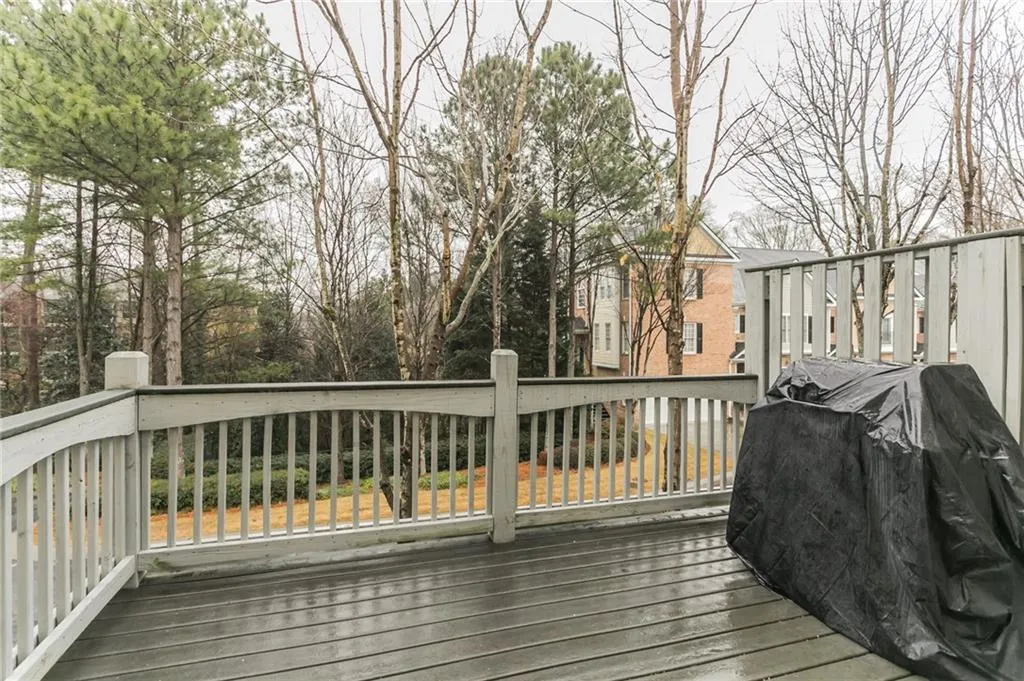5492 Glenridge Drive Unit 588, Atlanta, Georgia 30342, 3 Bedrooms Bedrooms, ,3 BathroomsBathrooms,Residential,Sold,5492 Glenridge Drive Unit 588,6709169