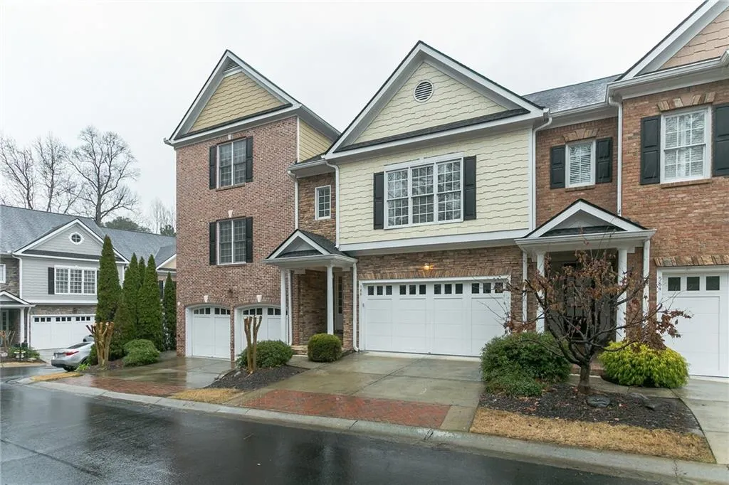 5492 Glenridge Drive Unit 588, Atlanta, Georgia 30342, 3 Bedrooms Bedrooms, ,3 BathroomsBathrooms,Residential,Sold,5492 Glenridge Drive Unit 588,6709169