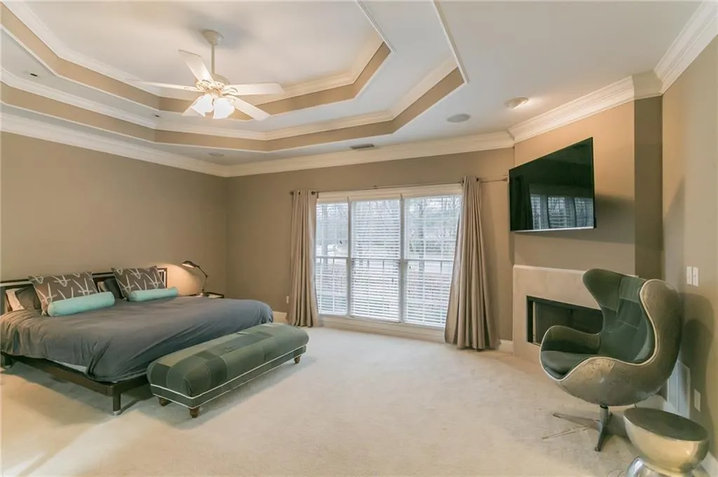 5492 Glenridge Drive Unit 588, Atlanta, Georgia 30342, 3 Bedrooms Bedrooms, ,3 BathroomsBathrooms,Residential,Sold,5492 Glenridge Drive Unit 588,6709169
