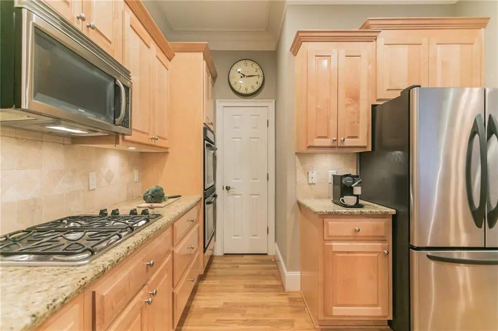 5492 Glenridge Drive Unit 588, Atlanta, Georgia 30342, 3 Bedrooms Bedrooms, ,3 BathroomsBathrooms,Residential,Sold,5492 Glenridge Drive Unit 588,6709169