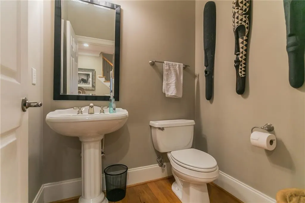 5492 Glenridge Drive Unit 588, Atlanta, Georgia 30342, 3 Bedrooms Bedrooms, ,3 BathroomsBathrooms,Residential,Sold,5492 Glenridge Drive Unit 588,6709169
