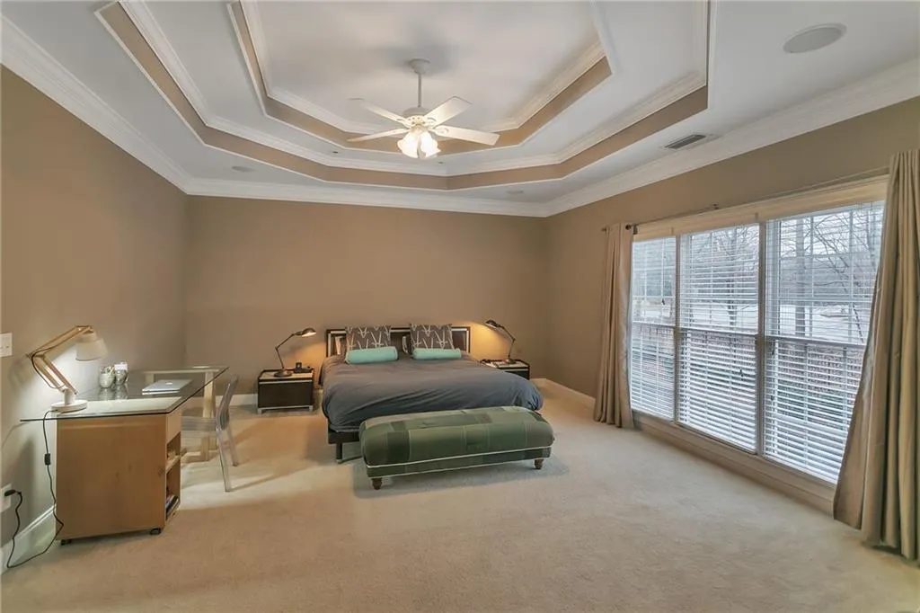5492 Glenridge Drive Unit 588, Atlanta, Georgia 30342, 3 Bedrooms Bedrooms, ,3 BathroomsBathrooms,Residential,Sold,5492 Glenridge Drive Unit 588,6709169