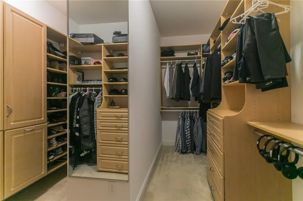 5492 Glenridge Drive Unit 588, Atlanta, Georgia 30342, 3 Bedrooms Bedrooms, ,3 BathroomsBathrooms,Residential,Sold,5492 Glenridge Drive Unit 588,6709169