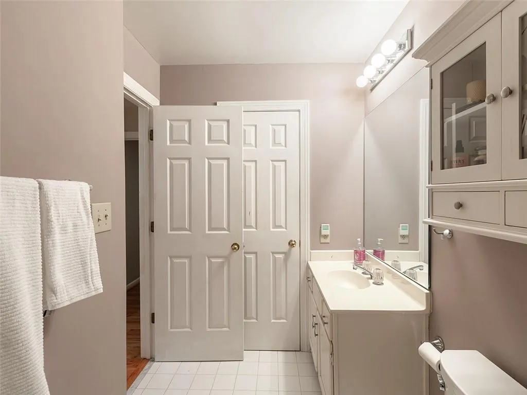 14 Westfair Court, Sandy Springs, Georgia 30328, 2 Bedrooms Bedrooms, ,2 BathroomsBathrooms,Residential,Sold,14 Westfair Court,6965819