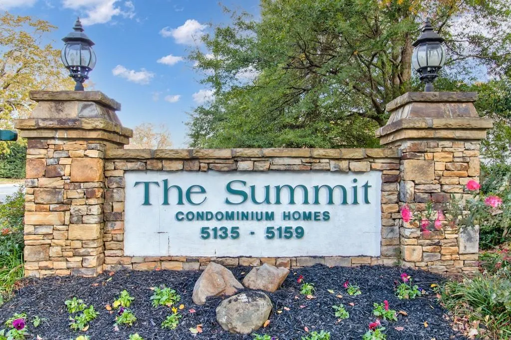 5145 Roswell Road Unit 1, Atlanta, Georgia 30342, 2 Bedrooms Bedrooms, ,1 BathroomBathrooms,Residential,Sold,5145 Roswell Road Unit 1,6813348