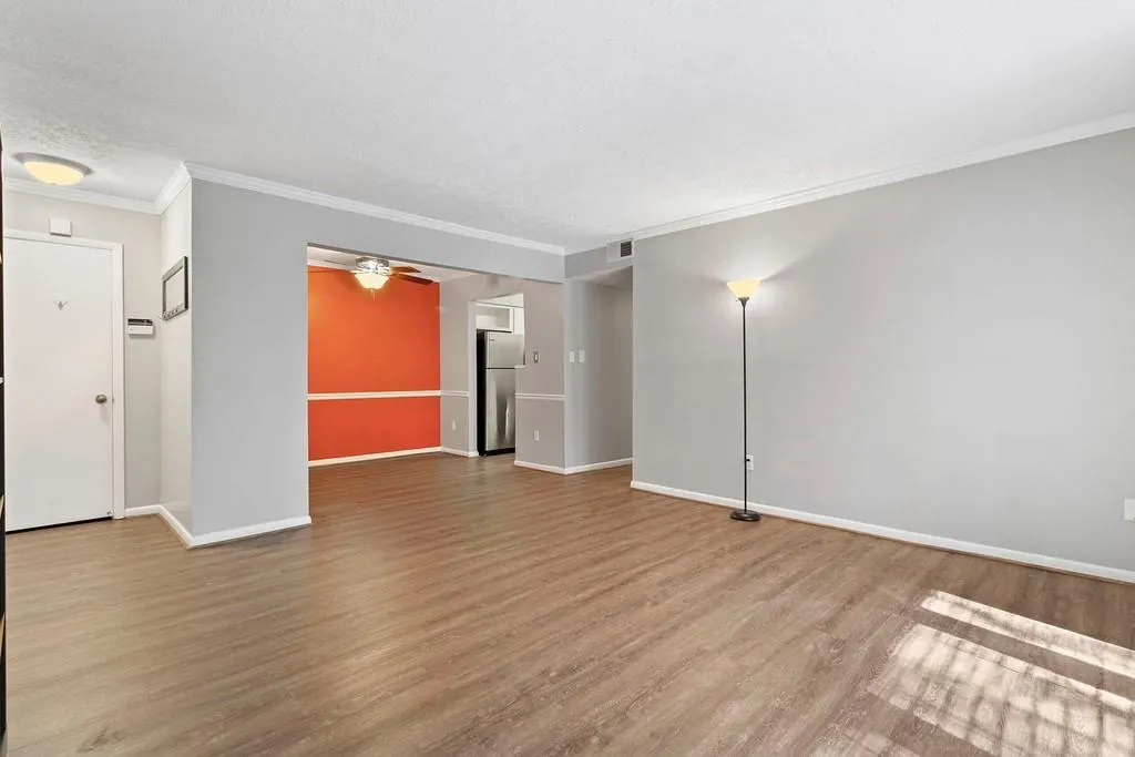 5145 Roswell Road Unit 1, Atlanta, Georgia 30342, 2 Bedrooms Bedrooms, ,1 BathroomBathrooms,Residential,Sold,5145 Roswell Road Unit 1,6813348