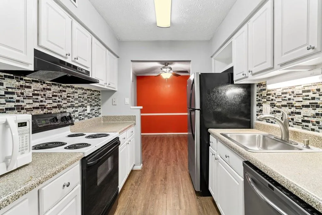 5145 Roswell Road Unit 1, Atlanta, Georgia 30342, 2 Bedrooms Bedrooms, ,1 BathroomBathrooms,Residential,Sold,5145 Roswell Road Unit 1,6813348