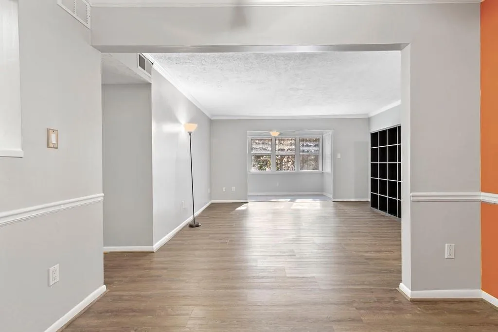 5145 Roswell Road Unit 1, Atlanta, Georgia 30342, 2 Bedrooms Bedrooms, ,1 BathroomBathrooms,Residential,Sold,5145 Roswell Road Unit 1,6813348