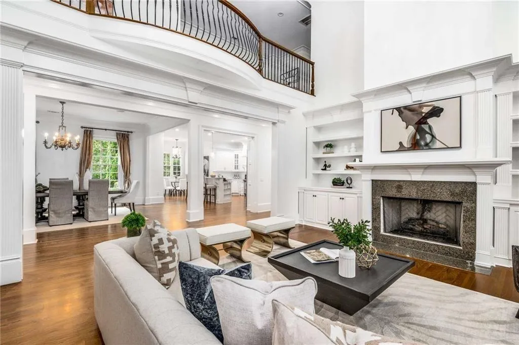 Open to Dining and Kitchen