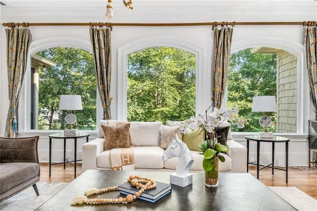 Large windows allows great light and views!