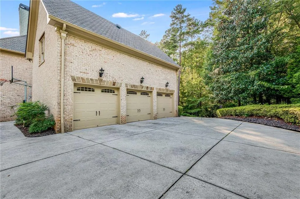 3-car garage with lots of additional parking and space to turnaround 3-car garage with lots of additional parking and space to turnaround