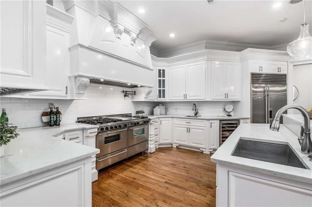 5505 Long Island Drive Nw, Atlanta, Georgia 30327, 6 Bedrooms Bedrooms, ,6 BathroomsBathrooms,Residential,For Sale,5505 Long Island Drive Nw,7652382