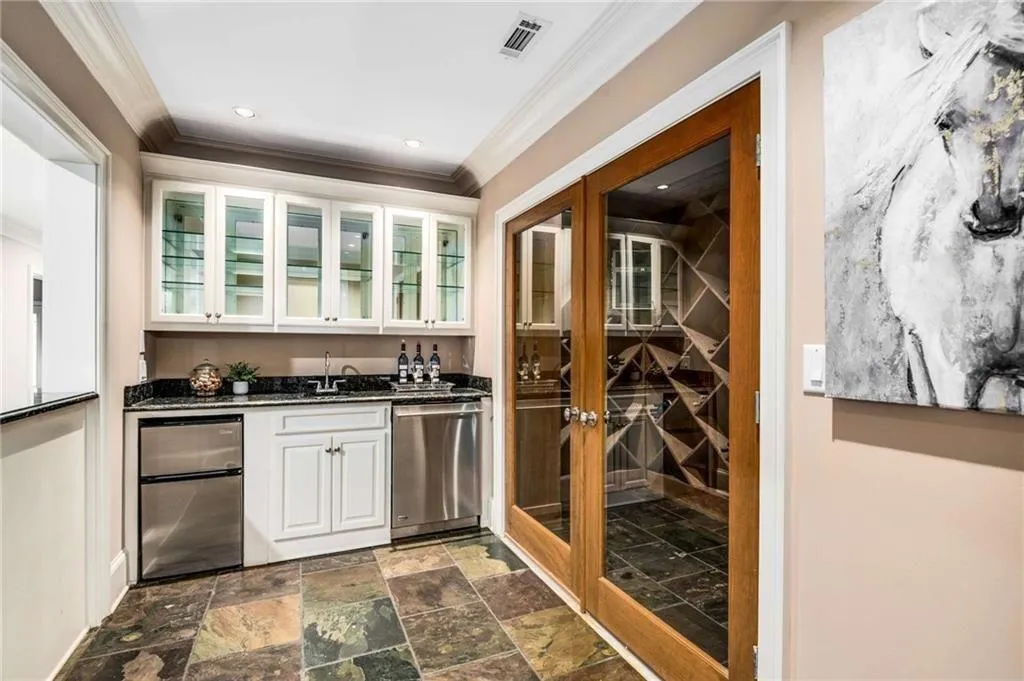 5505 Long Island Drive Nw, Atlanta, Georgia 30327, 6 Bedrooms Bedrooms, ,6 BathroomsBathrooms,Residential,For Sale,5505 Long Island Drive Nw,7652382