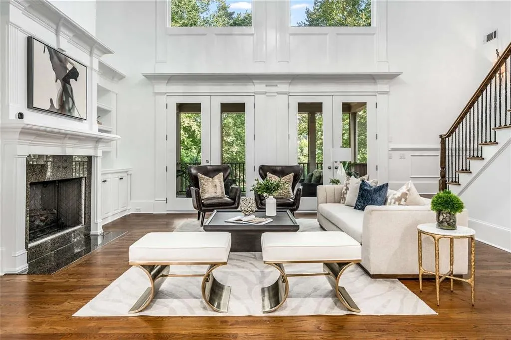 Great space with plenty of natural light